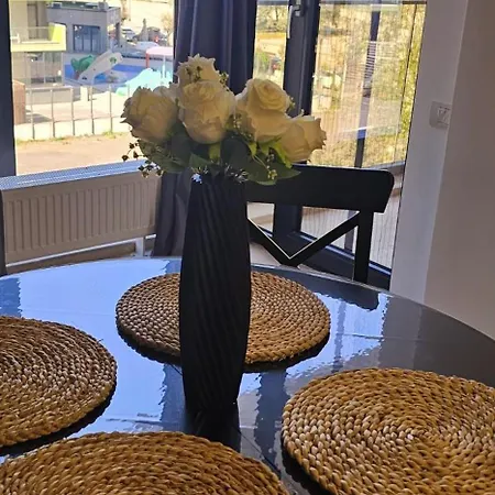 Daire Side Sea View - Brand New Stefan Promenada *
