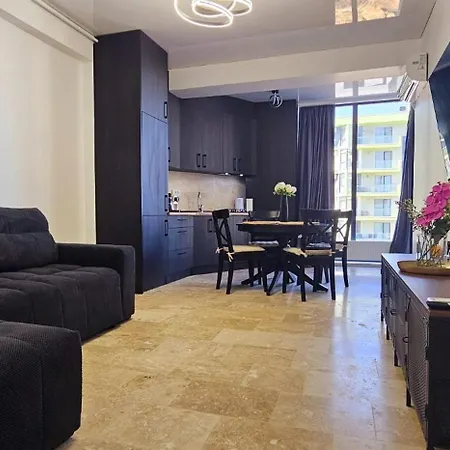Daire Side Sea View - Brand New Stefan Promenada *